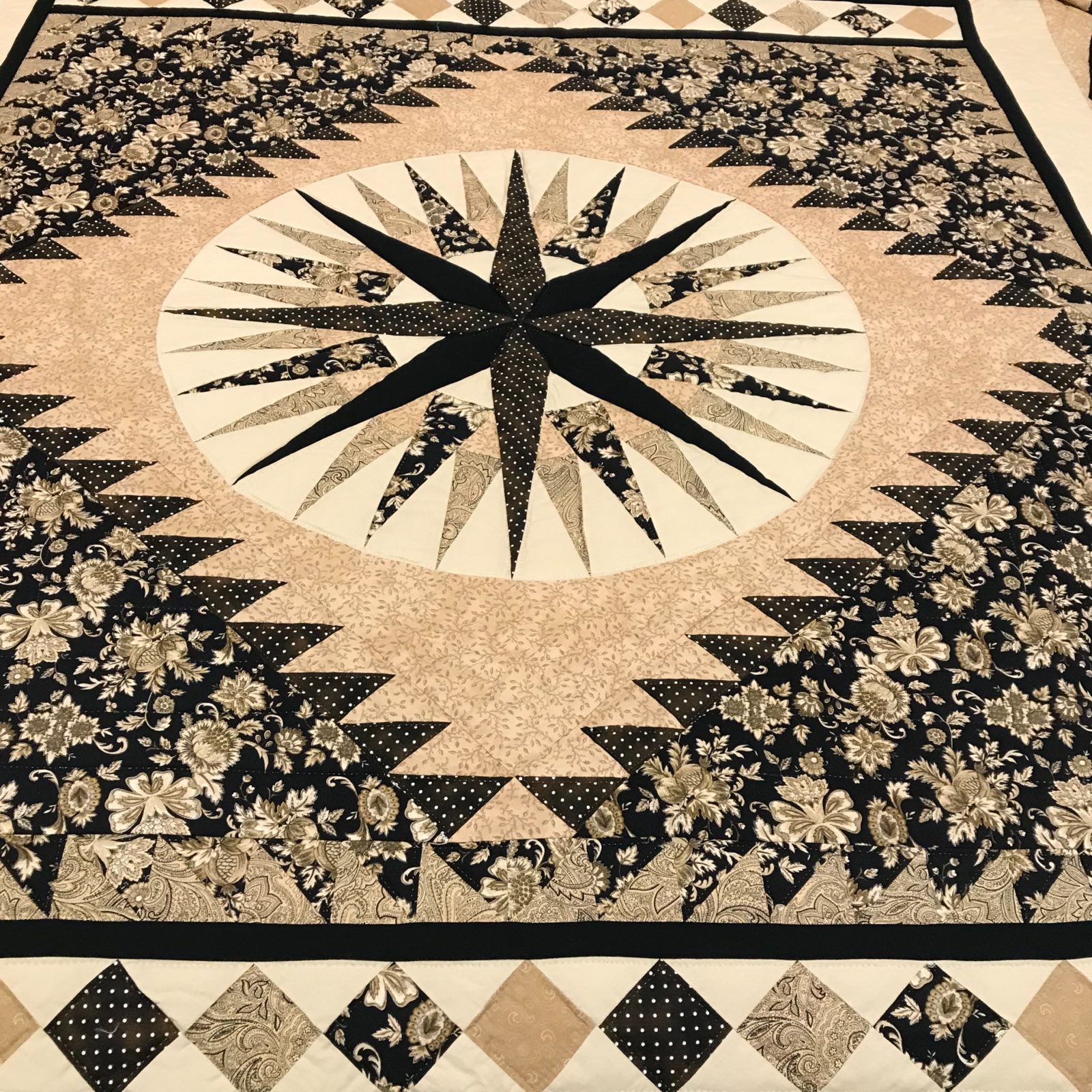 Mariner's Compass Quilt - Queen ~ Family Farm Handcrafts