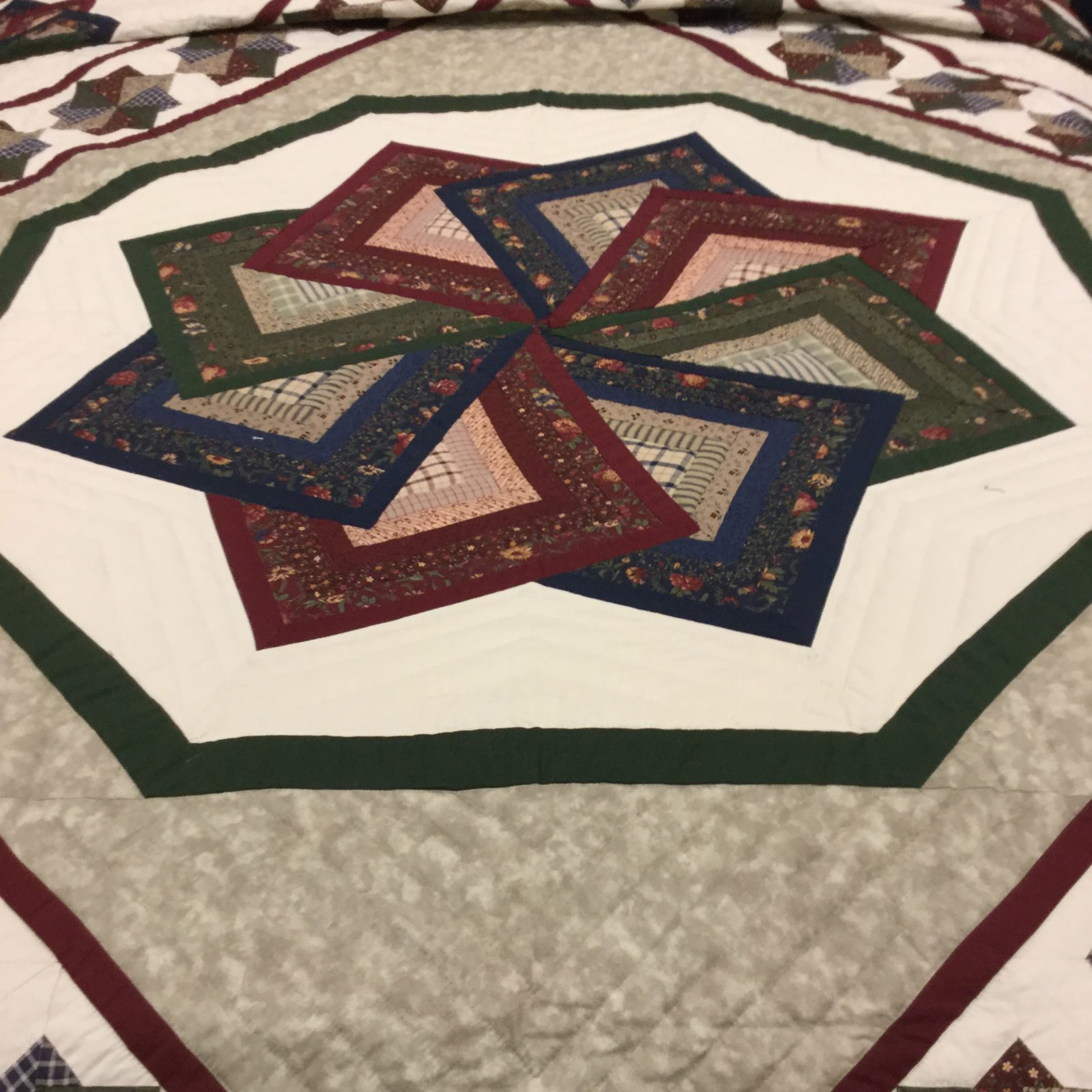 spin-star-quilt-queen-family-farm-handcrafts-amish-made