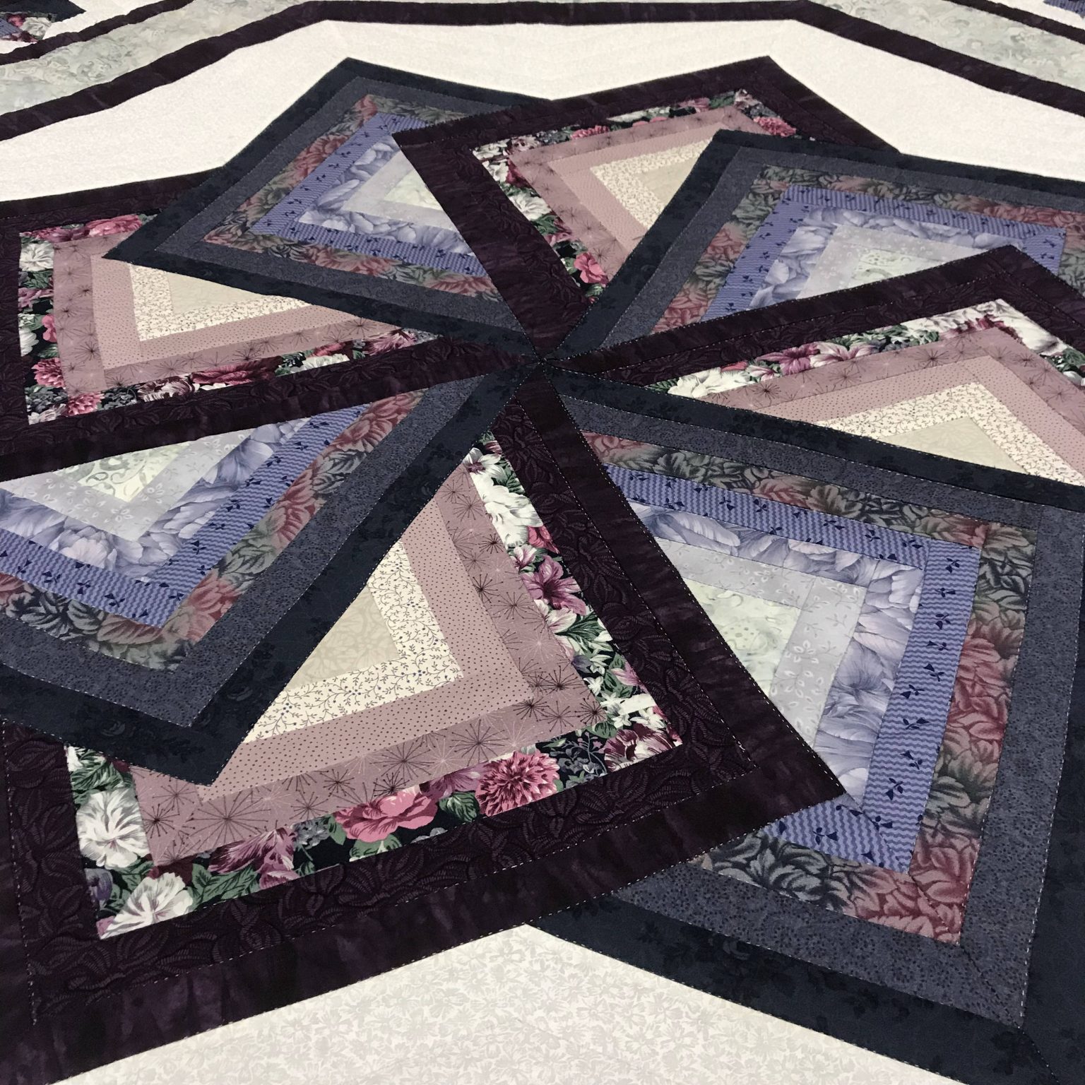 spin-star-quilt-queen-family-farm-handcrafts