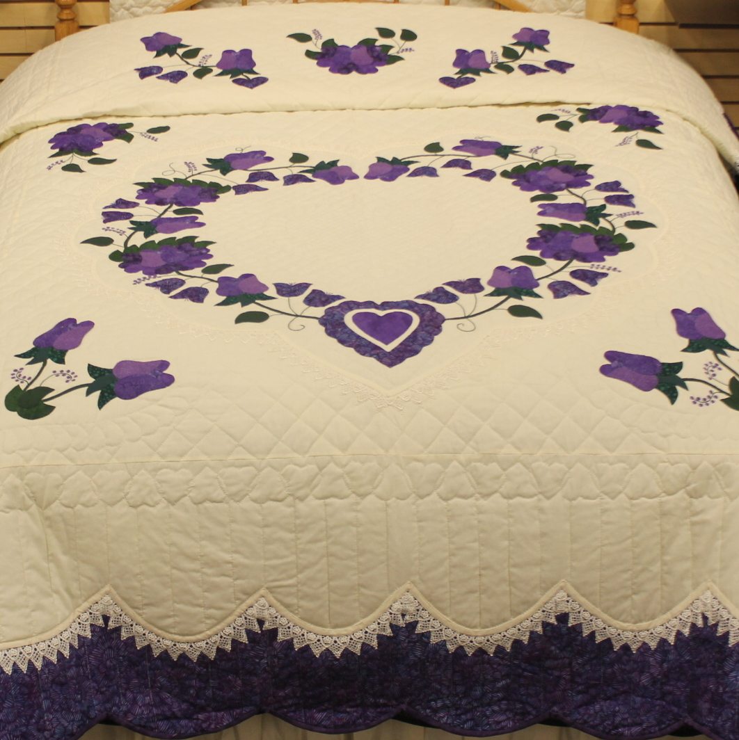 bed-quilt-lacy-heart-of-roses-queen-quilt-family-farm-handcrafts-family-farm-handcrafts