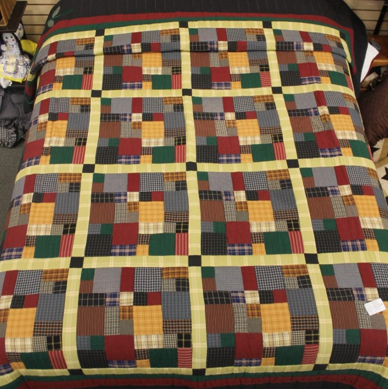 homespun-quilt-brick-and-mortar-queen-quilt-family-farm-quilts