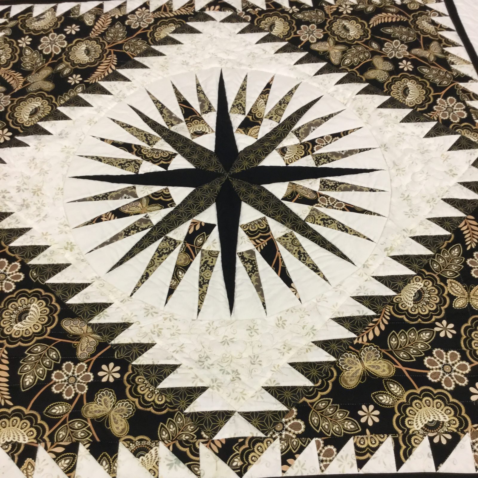 Mariner's Compass Quilt | Queen | Family Farm Handcrafts